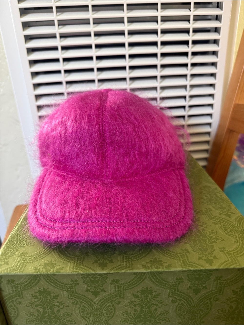 NEW Gucci fuchsia mohair Lauren baseball hat - Picture 5 of 12